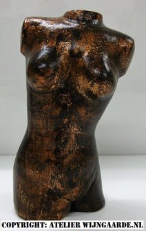 Vrouwenbeeld: bronze